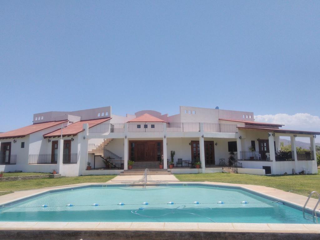 Villa Corsua 瓜达鲁佩镇 外观 照片